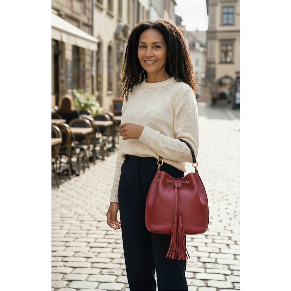 GUCCI Miss Bamboo Pebble Calfskin Bucket Bag - Picture 15 of 16